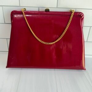 VINTAGE RETRO BOBBY JEROME RUBY RED PATENT LEATHER CLUTH HANDBAG